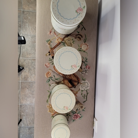 4 Piece Vintage Tin Can Canister Set - Picture 5 of 5